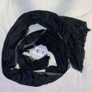 CALVIN KLEIN BLACK WRAP SCARF NWT